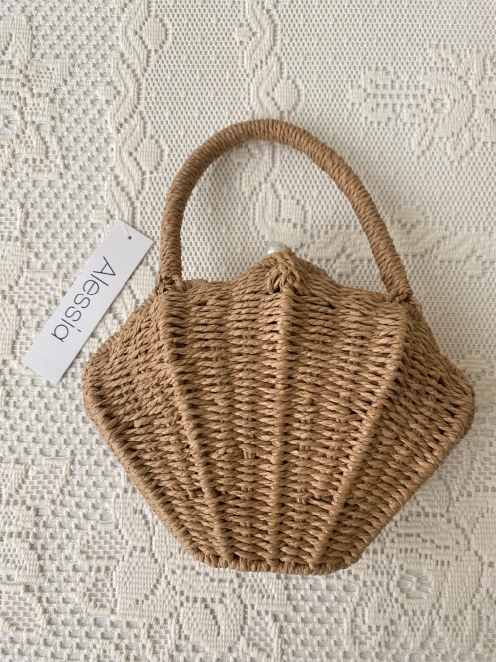 Alessia Scallop Shell Woven Straw Top Handle Pearl Closure Purse Cloth Lined NWT